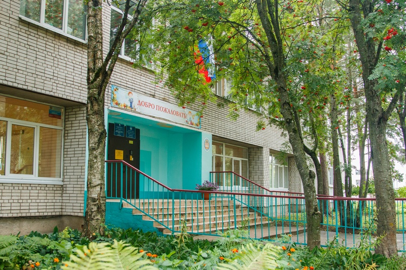 Фотография школы.